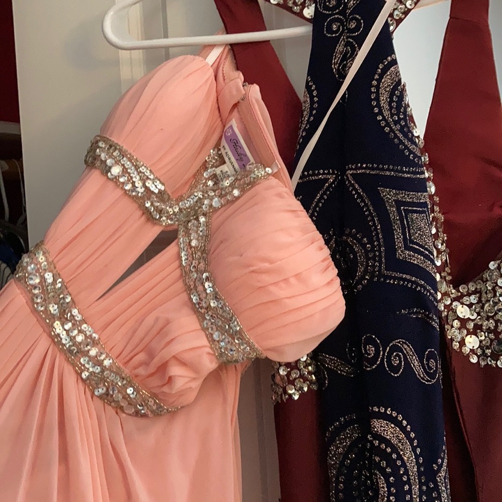 Prom dresses!!! 3 or choose! (Comment your choice)